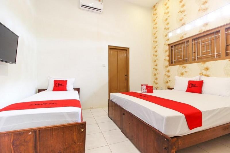 Reddoorz Near Rs Sarjito Yogyakarta Hotel Exterior photo
